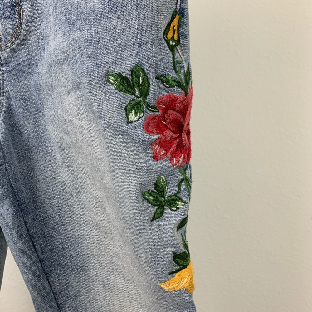 PacSun Floral Embroidered High Rise Ankle Jegging - Picture 5 of 14